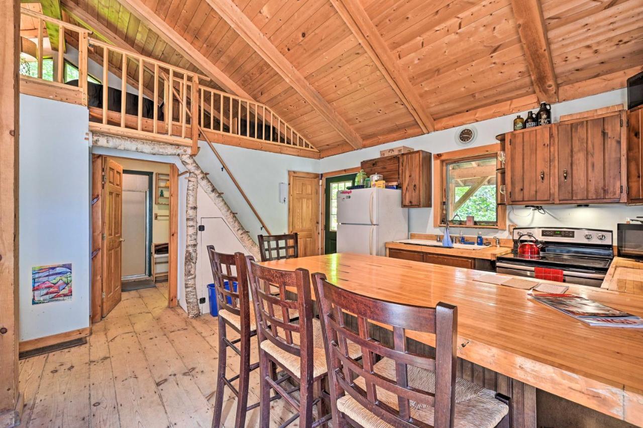 Remote Cabin With Fire Pit 3 Miles To Stowe Mtn! Exterior photo