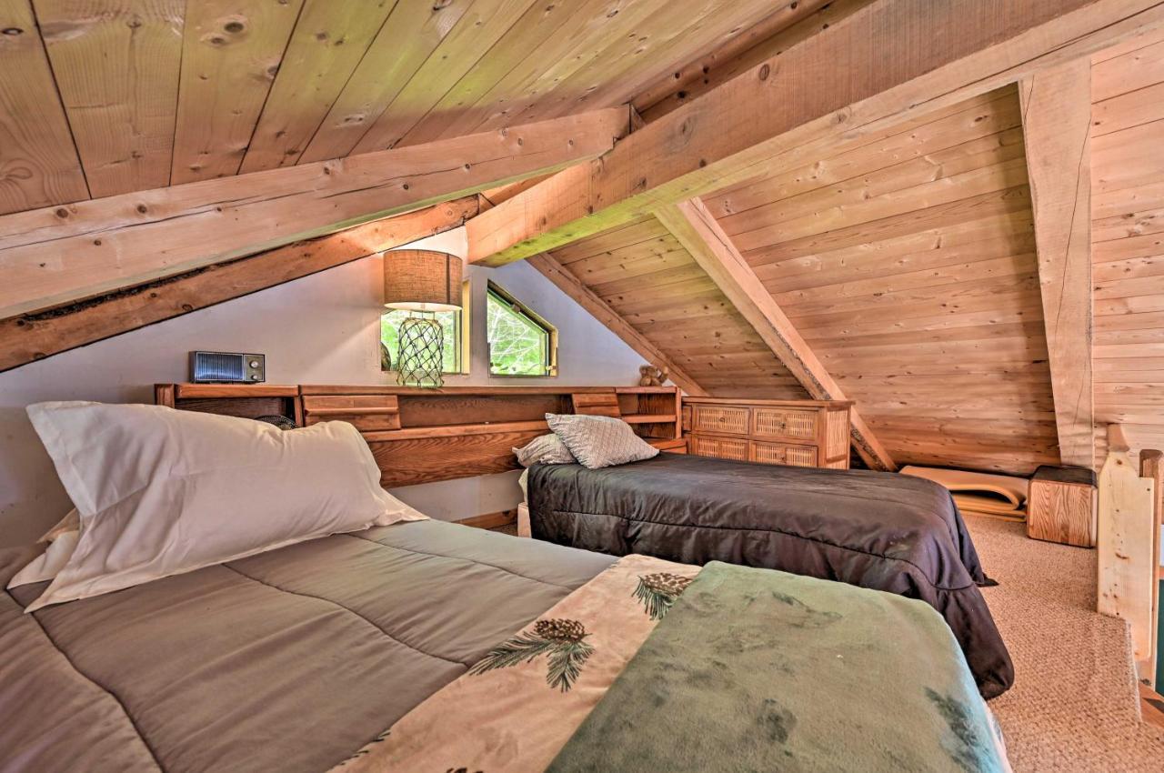 Remote Cabin With Fire Pit 3 Miles To Stowe Mtn! Exterior photo